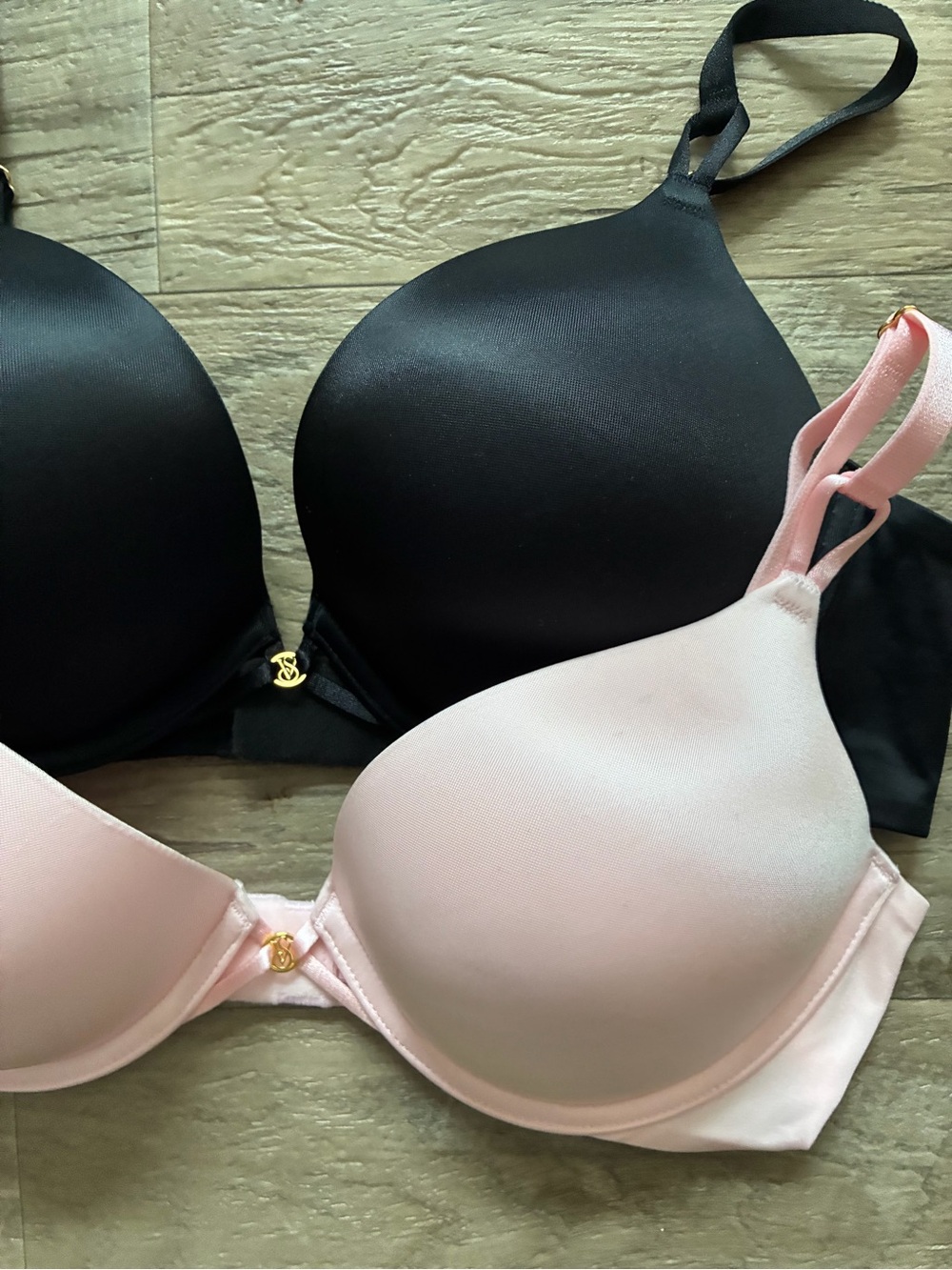 Victoria Secret 2 Satin Bombshell Plunge Bras Leopard Print Logo Shine Strap - Picture 3 of 16